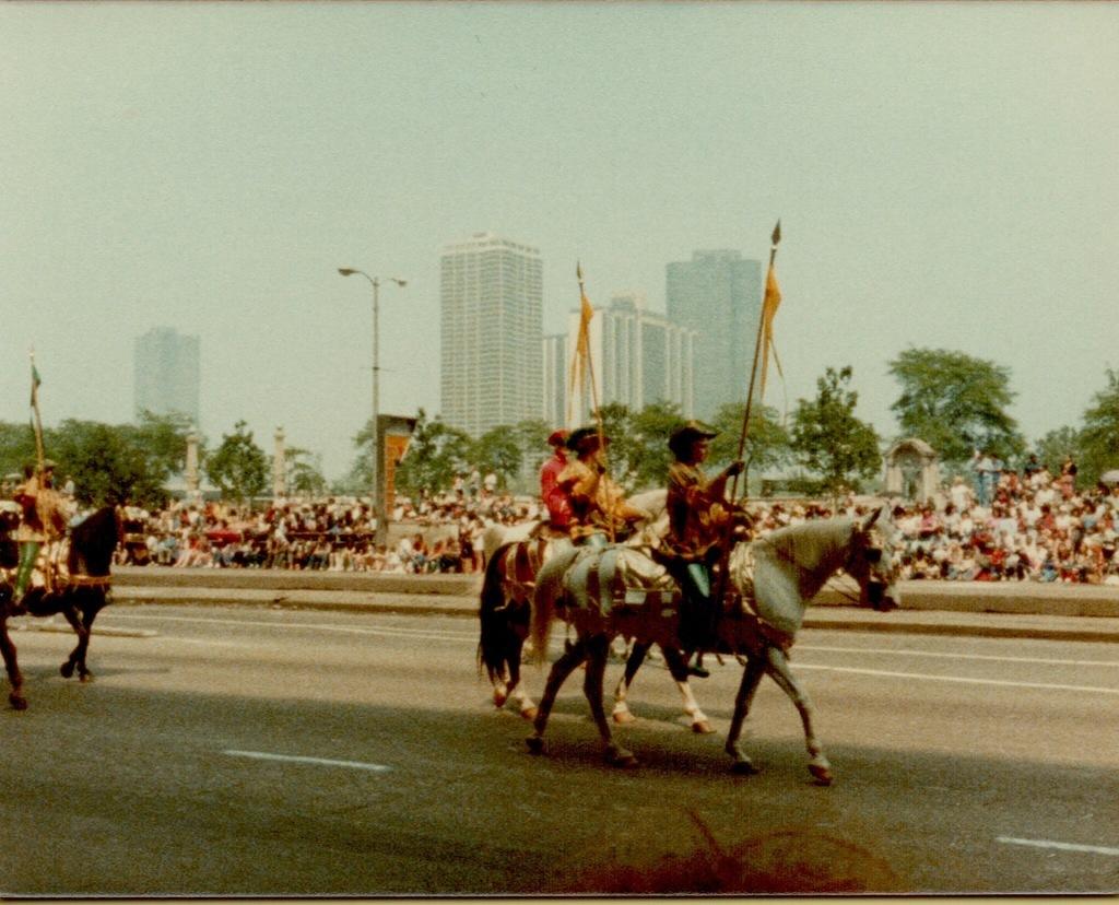 Chicago Parade 1983-13