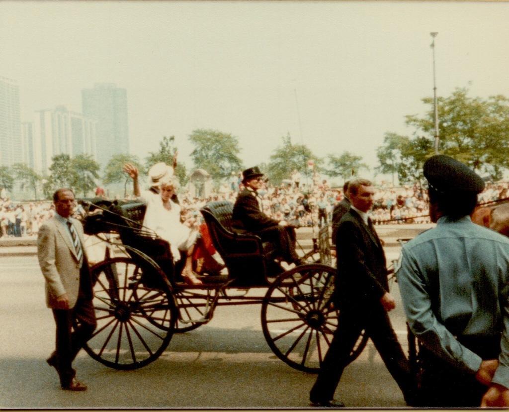 Chicago Parade 1983-9