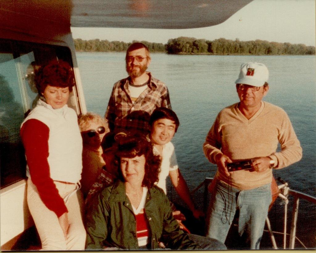 Houseboating 1982-6