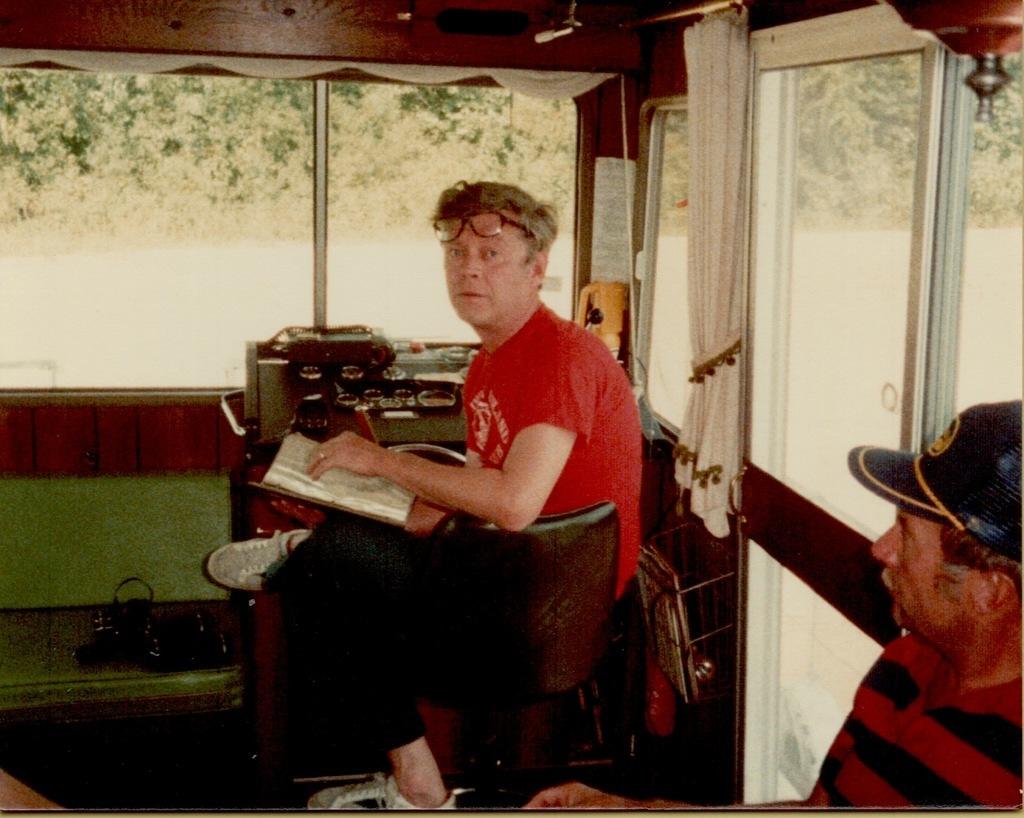 Houseboating 1983-3