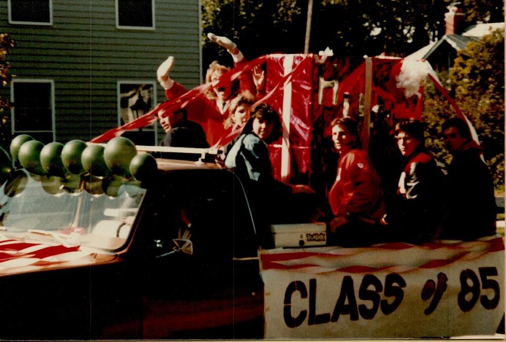 Maine South Homecoming Parade 1985-28
