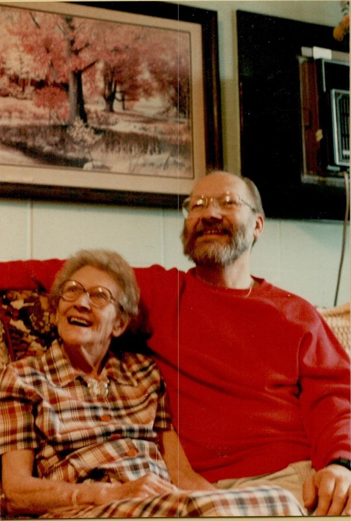 Susie Mae Kelley & Bob Musa Easter '87-4