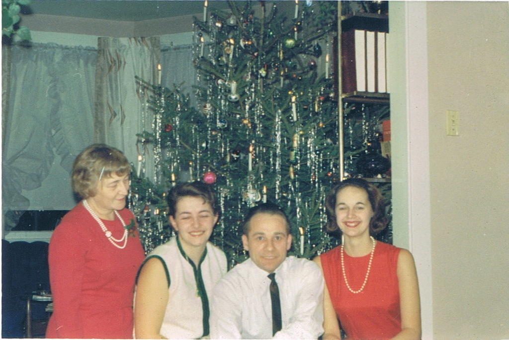 ? Rosita & Alwin Rasecke, Karen Musa Christmas 1970