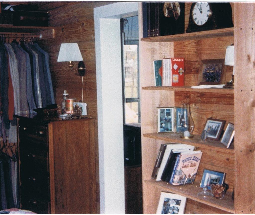 Bedroom in Bev & Darrell McCoy's Baclif House, '83