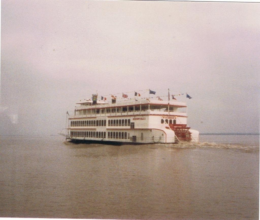 Houseboating 4th trip, Clinton IA 1975