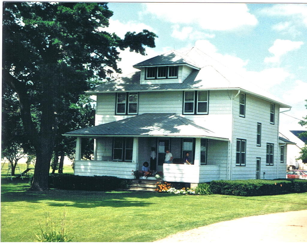 Wilma, Steve & Joy Baxter @ Sunquist house in Iowa 8/1992