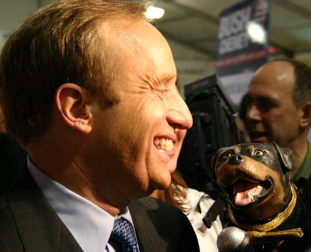 Triumph, the insult comic dog from the late late show with Conan O'Brian, interviews a congressman in spin alley.