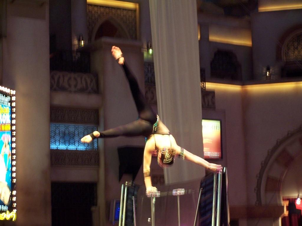 Contortionist before the "V" show