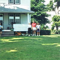 Wilma, Steve & Joy Baxter @ Sunquist house in Iowa 8/1992